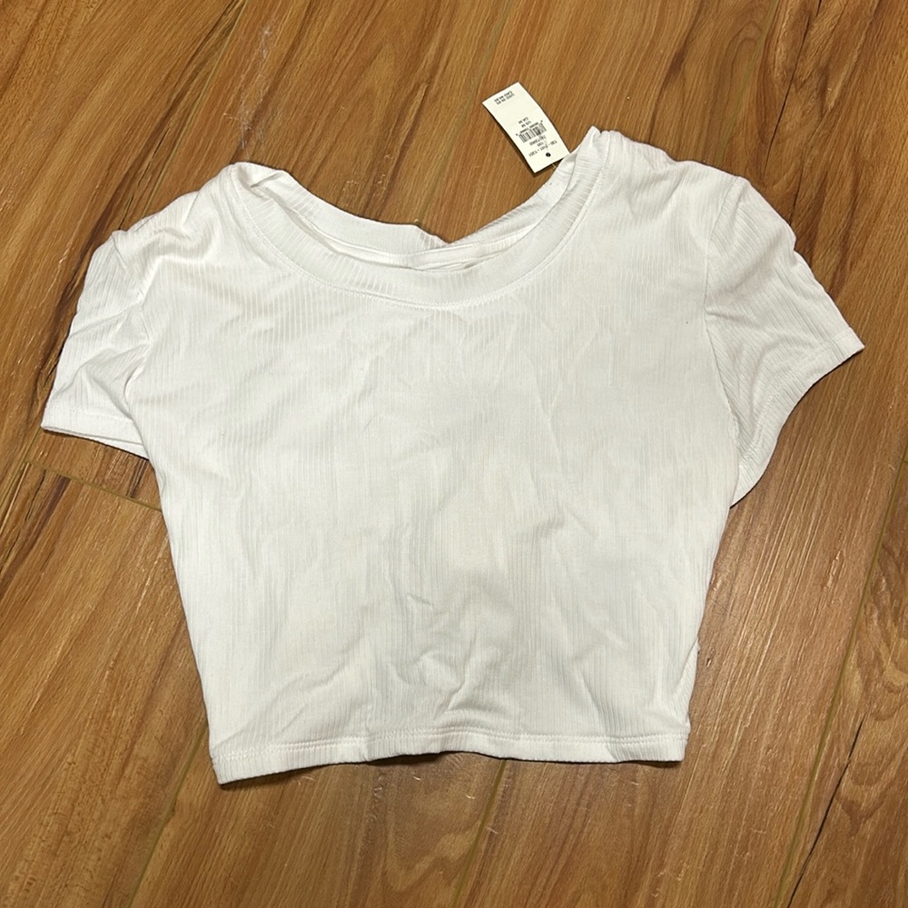 NWT Offline by Aerie, white, size M, short sleeve shirt